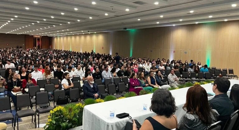 Unipam dá início à 19ª edição do Congresso Mineiro de Ciências da Saúde (Comcisa) em Patos de Minas