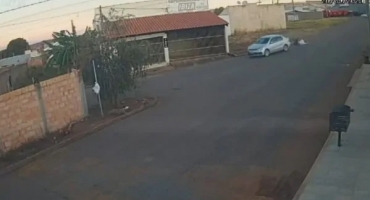 Vídeo: Sobrinho atropela tio propositalmente no bairro Ibiza, em Presidente Olegário