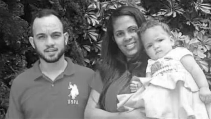 Pai, mãe e filha morrem afagados no Rio Paracatu Pai, mãe e filha morrem afagados no Rio Paracatu