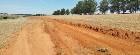 Prefeitura de Lagoa Formosa continua os trabalhos de manutenção e recuperação das estradas vicinais do município