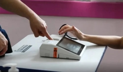 Cartório Eleitoral de Patos de Minas tem plantão da biometria neste sábado (04/10) Cartório Eleitoral de Patos de Minas tem plantão da biometria neste sábado (04/10)