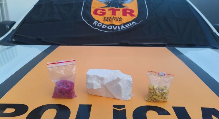 Serra do Salitre - Mulher é presa com cocaína e 200 comprimidos de ecstasy durante Operação “Última Parada”