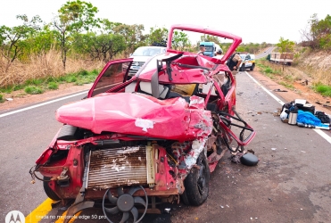 Abadia dos Dourados - Motorista fica em estado gravíssimo após acidente na MG-190