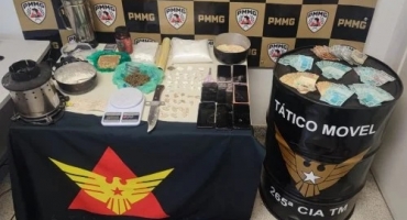 Patrocínio - Polícia desmantela laboratório de drogas e prende mulher com R$ 100 mil em cocaína