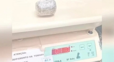 Mulher é detida após descoberta de droga escondida no ânus durante procedimento cirúrgico Mulher é detida após descoberta de droga escondida no ânus durante procedimento cirúrgico