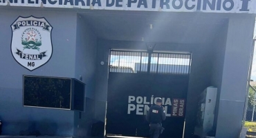 Policiais Penais flagram professora mantendo relações sexuais com detendo durante aula na escola estadual na Penitenciária de Patrocínio 