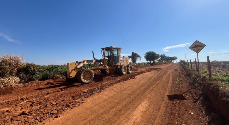 Prefeitura de Lagoa Formosa prepara estrada do Distrito de Limeira para receber mais 4,5 quilômetros de asfalto  Prefeitura de Lagoa Formosa prepara estrada do Distrito de Limeira para receber mais 4,5 quilômetros de asfalto