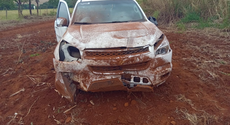 Lagoa Formosa - Tentativa de ultrapassagem acaba em acidente na BR-354 Lagoa Formosa - Tentativa de ultrapassagem acaba em acidente na BR-354