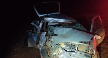 Mulher morre e outras duas pessoas ficam feridas em acidente envolvendo dois veículos na MG-188; em Coromandel 