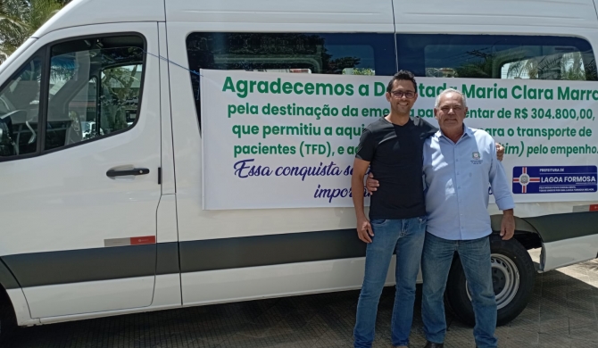 Prefeitura de Lagoa Formosa recebe Van que será repassada para a Secretaria de Saúde do município 