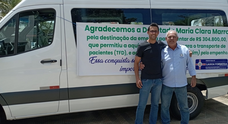 Prefeitura de Lagoa Formosa recebe Van que será repassada para a Secretaria de Saúde do município 