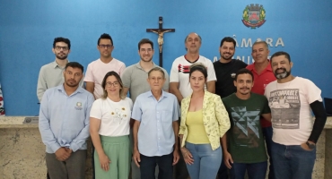 Procurador do município de Lagoa Formosa faz reunião com vereadores para mostrar dados e recomendações do Ministério Público sobre o Canil 