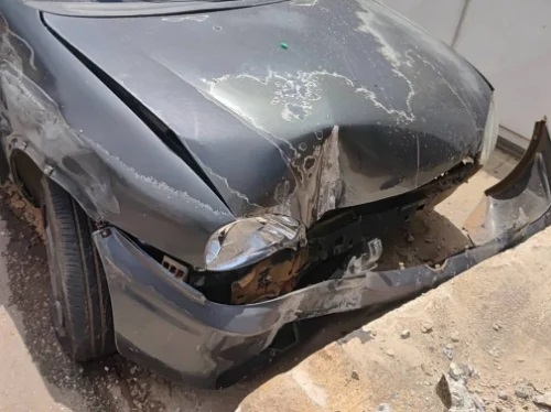 Jovem que faz uso de vários medicamentos controlados e sem habilitação passa mal ao volante e provoca acidente 