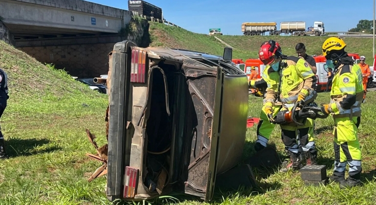 Patos de Minas - Simulado de acidente mobilizou forças de segurança e marcou encerramento do 1º GerdCLIMA