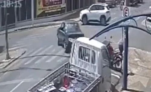 Motorista faz manobra arriscada para evitar acidente em cruzamento na cidade de Patos de Minas; veja vídeo 
