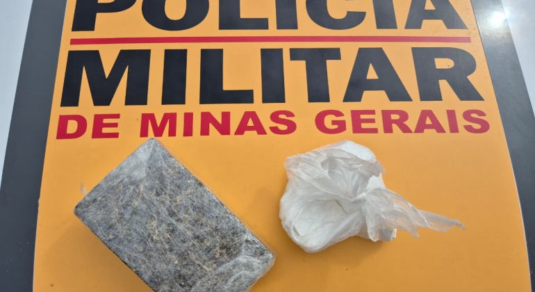 Coromandel - Mulher é presa com barras de drogas escondidas em mala durante operação da PMRv na BR-352