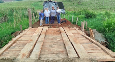 Prefeitura de Lagoa Formosa finaliza construção de mais um ponte na região de Mataburrinhos; outras duas estão em fase final de acabamento 
