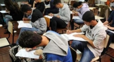 Minas Gerais confirma calendário escolar 2026 com modelo trimestral e início das aulas em 4 de fevereiro