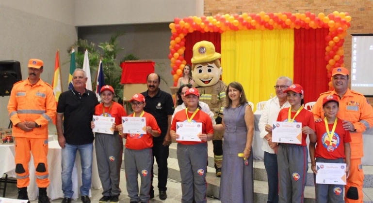 Formatura do Projeto Bombeiro Mirim 2025 acontece em Lagoa Formosa 