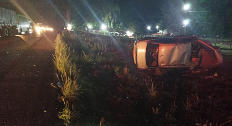 Acidente na BR-365 envolvendo automóvel de Presidente Olegário mata uma pessoa