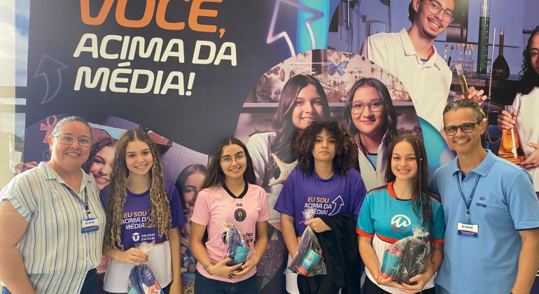 Projeto de Redação ENEM 2025 destaca alunas do Colégio Universitário UNIPAM