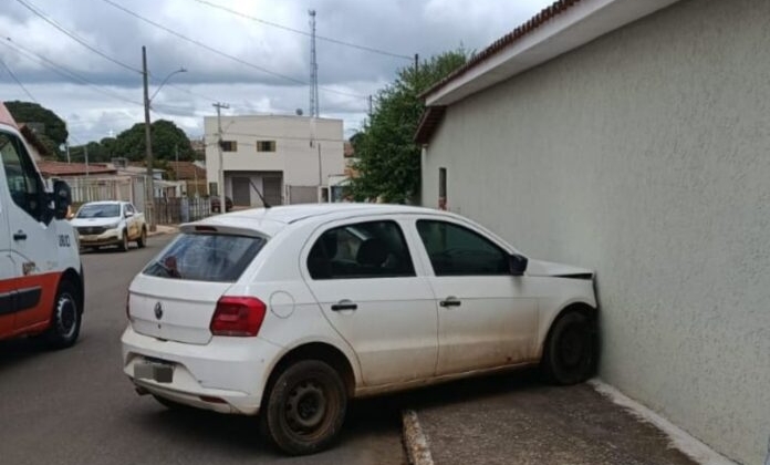 Motorista embriagado perde controle e atropela pedestre; em Rio Paranaíba