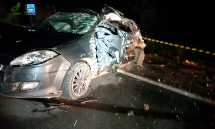 Acidente na BR-262 deixa uma pessoa morta e outra gravemente ferida