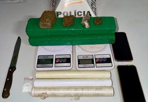 Patos de Minas - Polícia Militar prende dois irmãos por tráfico de drogas e detém usuário no bairro Alto da Colina