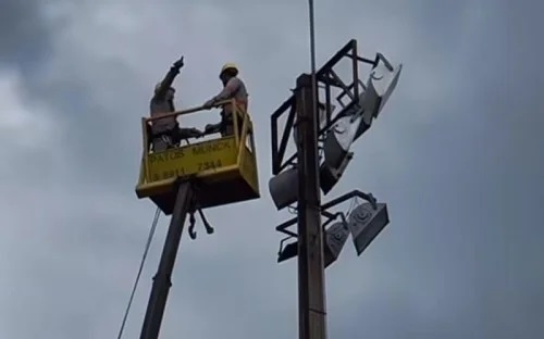 URT ajusta refletores do Mangueirão para jogos do Mineiro 2026
