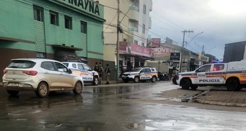 Patos de Minas - Sob efeito de álcool e drogas rapaz ameaça hóspedes, desacata funcionários e acaba preso em hotel