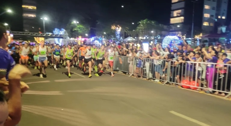 Corrida e Caminhada Solidária do Renascer Natalino em Patos de Minas reúne aproximadamente mil e quatrocentos inscritos