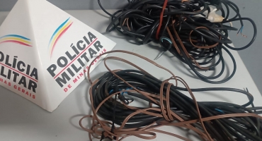 Homem de 39 anos é preso após furtar fiação da iluminação natalina no Centro de Patos de Minas
