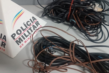 Homem de 39 anos é preso após furtar fiação da iluminação natalina no Centro de Patos de Minas