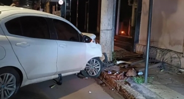 Mulher embriagada mente sobre condução de veículo e acaba presa após ameaçar policial militar; em Patos de Minas 