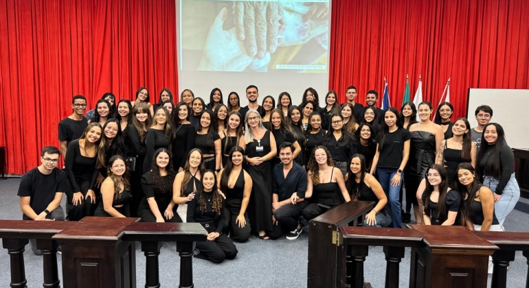Curso de Enfermagem do UNIPAM promove homenagem emocionante a idosos acompanhados em Projeto Integrador