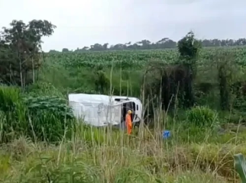 Motorista de Van morre em acidente na BR-365; próximo ao Café Patense