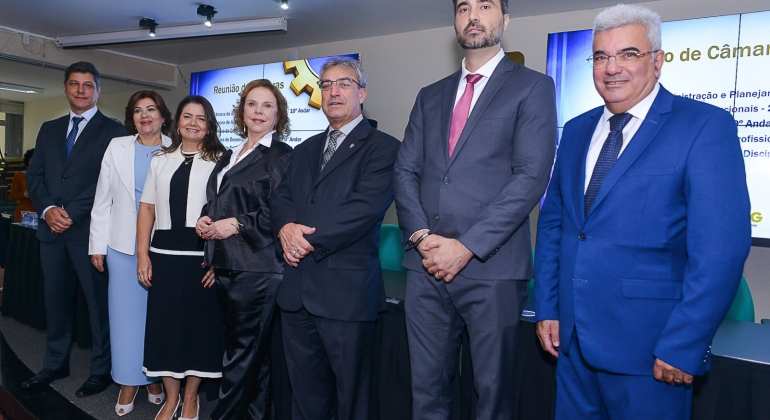 Coordenador de Ciências Contábeis toma posse no conselho efetivo do CRCMG