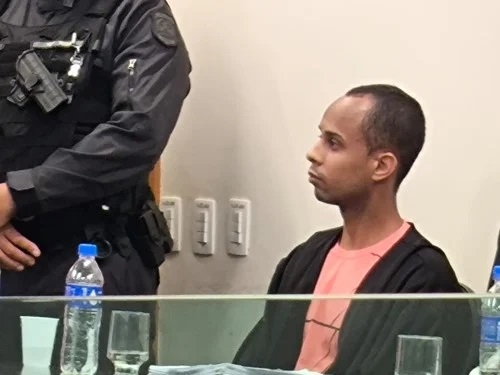 Homem que jogou enteado do 5º andar de prédio em Patos de Minas é condenado a mais de 21 anos de prisão 