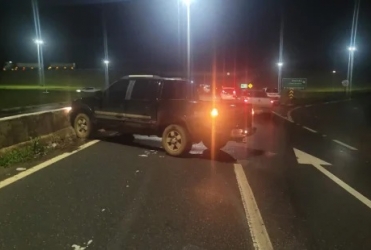 Patos de Minas - Confusão de trânsito termina em colisão na Avenida JK