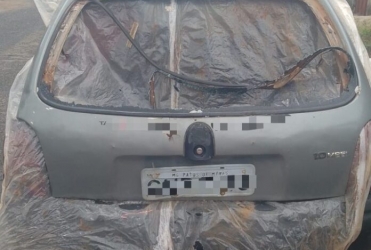 Mulher tem o veículo danificado por indivíduo no bairro Santa Cruz em Carmo do Paranaíba