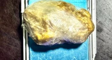 Homem de 38 anos é conduzido para a delegacia de polícia por suspeita de tráfico de drogas em Patos de Minas 