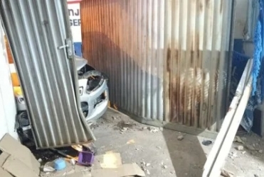 Carmo do Paranaíba - Motorista inabilitado invade residência e condutor de veículo acaba preso