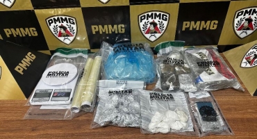 Polícia Militar de São Gotardo faz apreensão de grande quantidade de drogas e prende suspeito de tráfico
