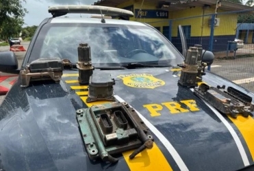 PRF intercepta módulos eletrônicos furtados de caminhões em ônibus interestadual em Minas Gerais
