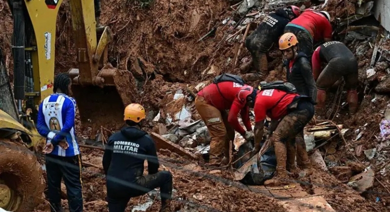 Voluntários de Lagoa Formosa mobilizam arrecadação para famílias atingidas pelas chuvas em Juiz de Fora e Ubá