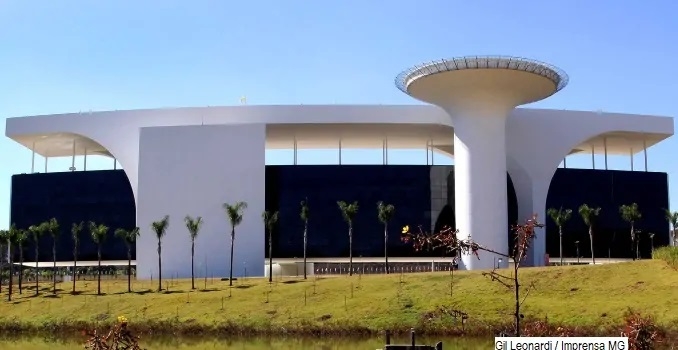 Governo do Estado anuncia recomposição salarial de 5,4% para todo o funcionalismo público