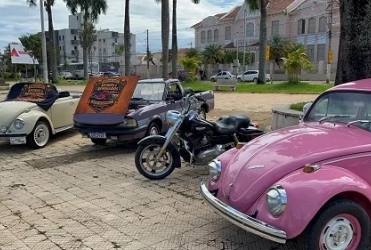 Encontro de carros antigos e motos promove campanha solidária para vítimas das chuvas em Minas