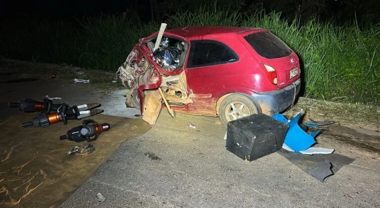 Criança de oito anos e mais três pessoas morreram em acidente na BR-365; outras duas ficaram feridas 
