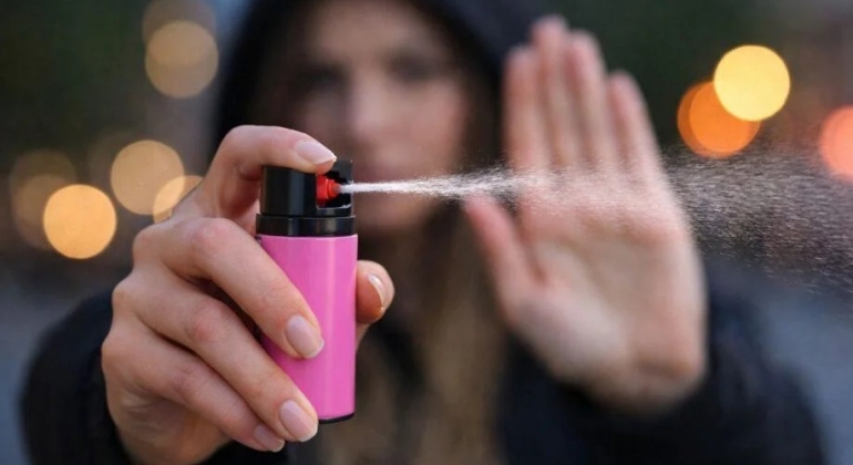 Câmara aprova venda de spray de pimenta para mulheres a partir de 16 anos
