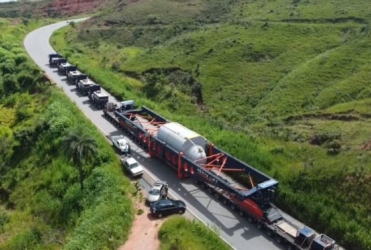 Transporte de carga gigante passa pela região de Lagoa Formosa e exige atenção nas rodovias